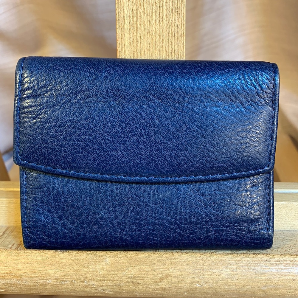 NWOT Leather minimalist wallet perfect organizer
